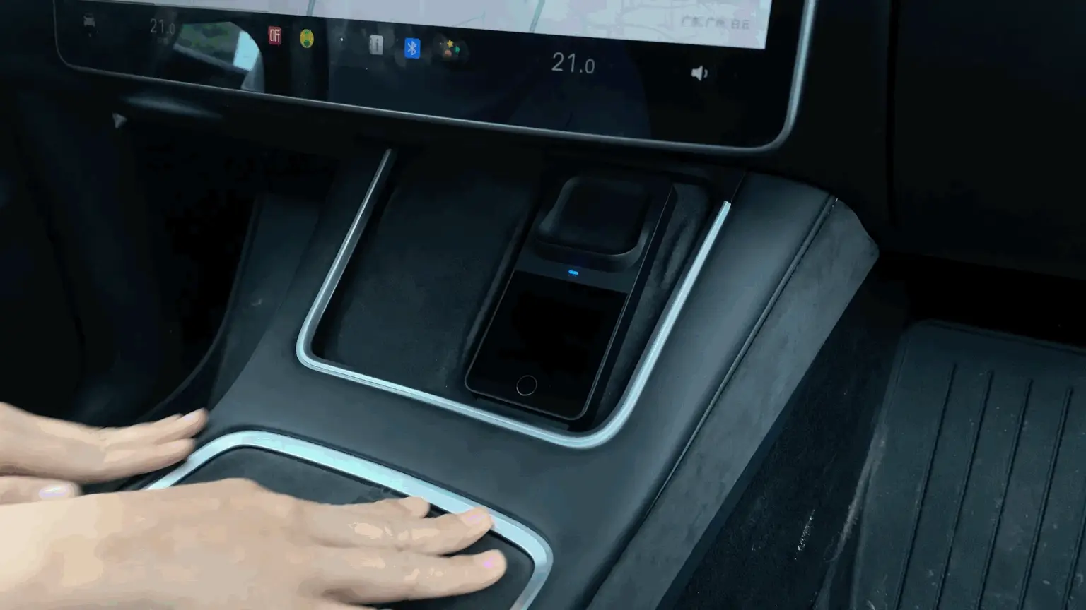 Model 3 & Y Center Console Charger With Ambient Light Atmosphere LED - Image 3